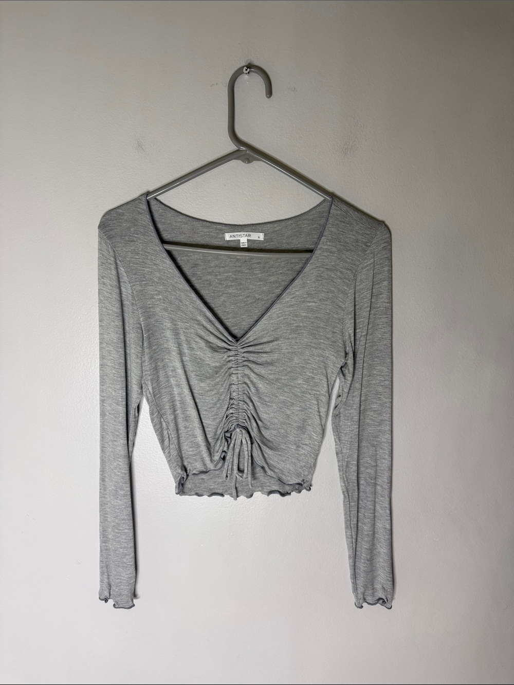 Antistar Gray Ruched V-Neck Long Sleeve Crop Top Small